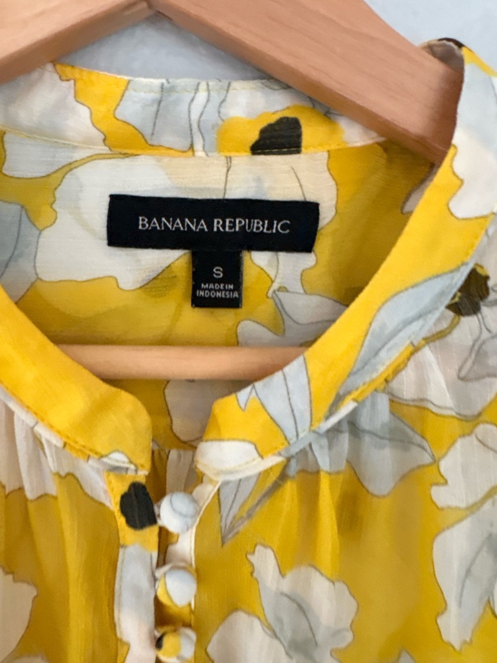 Banana Republic Yellow Floral Pintuck Button Blouse - Picture 3 of 5